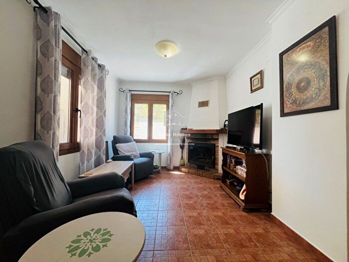 Casas en venta y pisos alquiler - 3