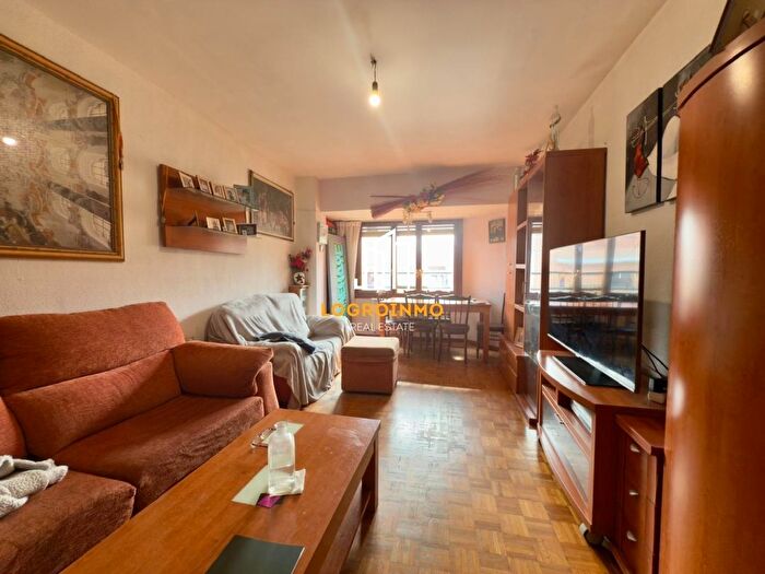 Casas en venta y pisos alquiler - 1