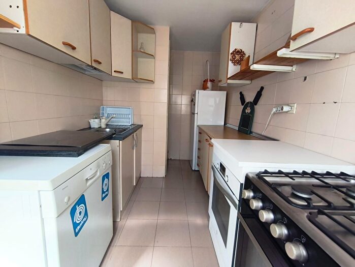 Casas en venta y pisos alquiler - 2