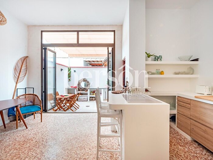 Casas en venta y pisos alquiler - 1