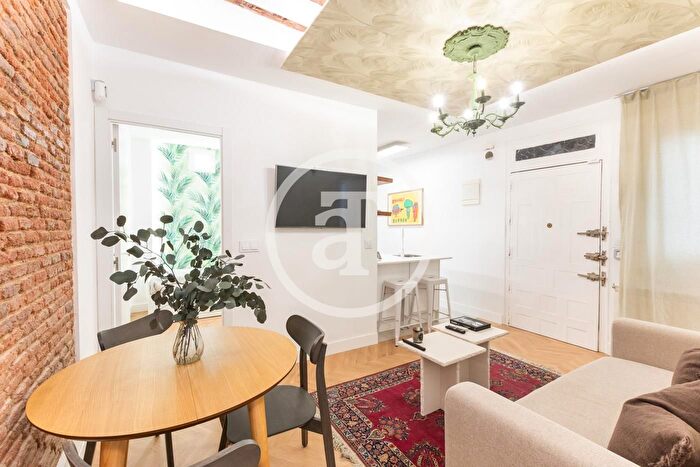 Piso en alquiler en Centro, Justicia Chueca de 2 habitaciones