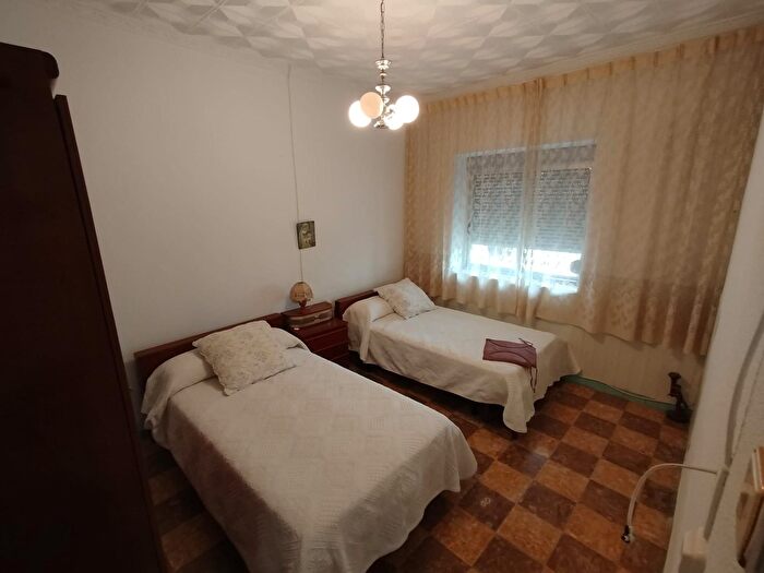 Casas en venta y pisos alquiler - 2