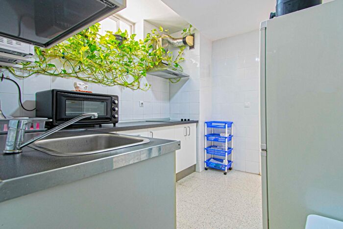 Casas en venta y pisos alquiler - 2