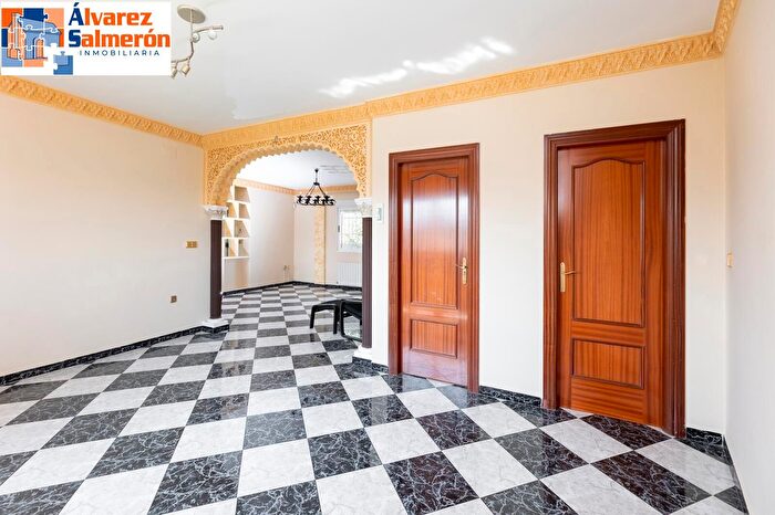 Casas en venta y pisos alquiler - 3
