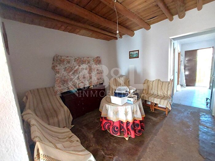 Casas en venta y pisos alquiler - 1