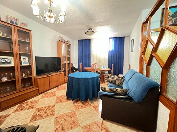 Casas en venta y pisos alquiler - 2