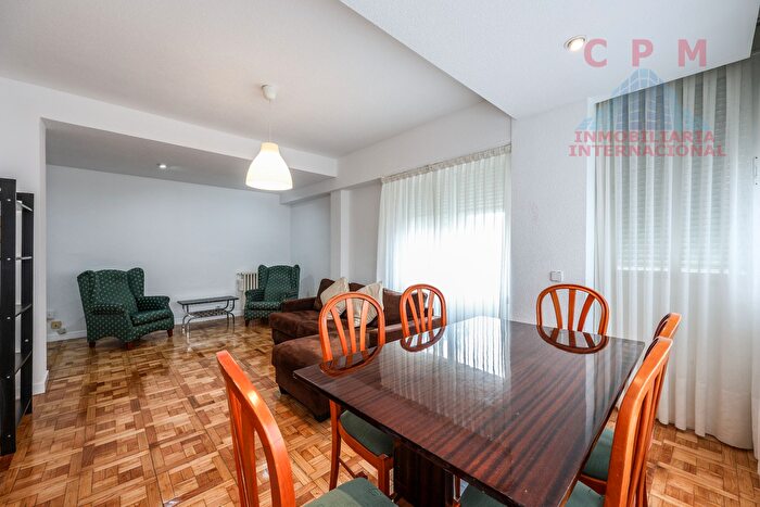 Casas en venta y pisos alquiler - 3