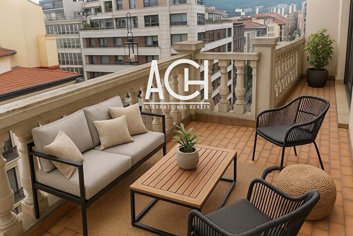 Piso en venta en Abando Albia, Abandoibarra Guggenheim de 4 habitaciones