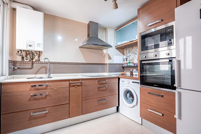 Casas en venta y pisos alquiler - 1