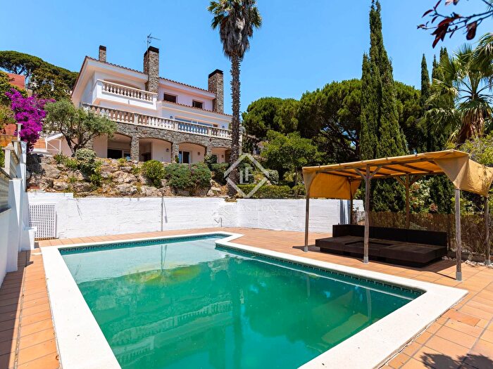 Casa en venta en Premià de Dalt, Barcelona de 4 habitaciones
