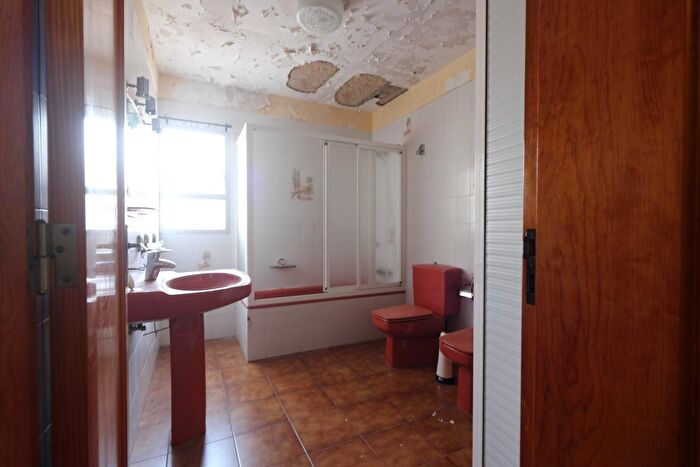Casas en venta y pisos alquiler - 2
