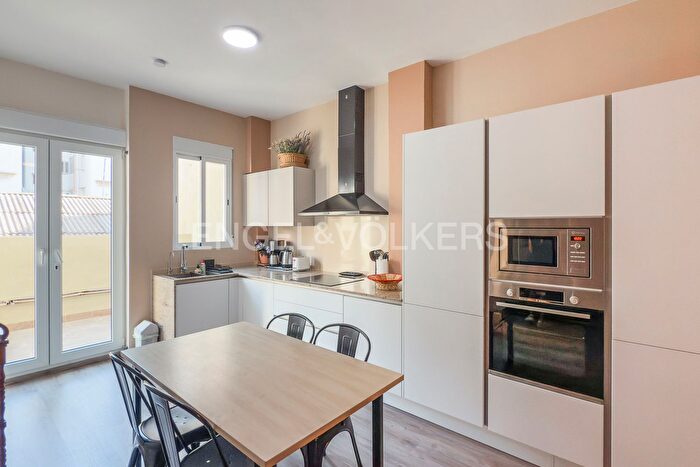 Casas en venta y pisos alquiler - 2