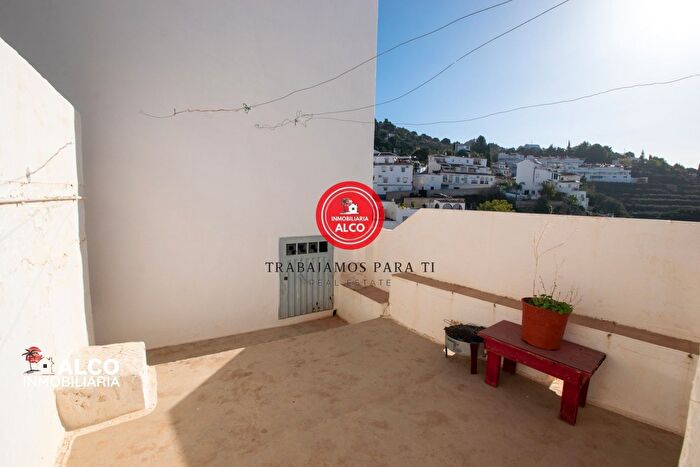 Casas en venta y pisos alquiler - 1