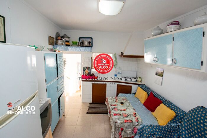 Casas en venta y pisos alquiler - 3