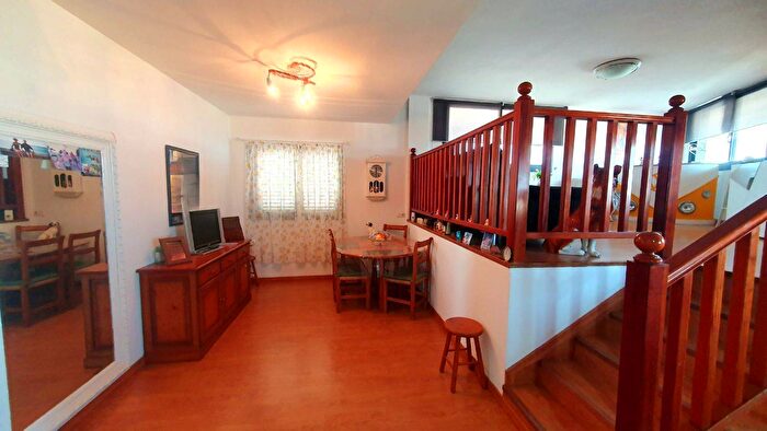 Casas en venta y pisos alquiler - 2