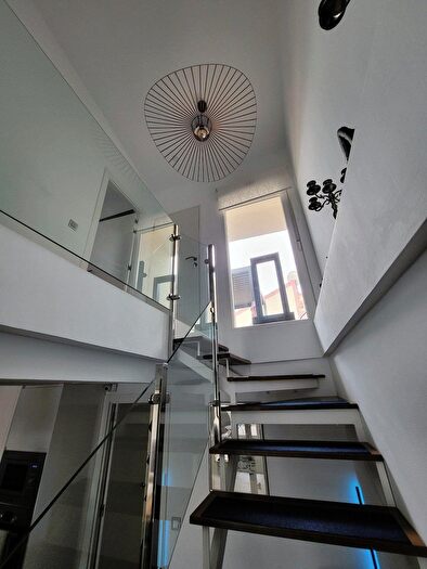 Casas en venta y pisos alquiler - 2
