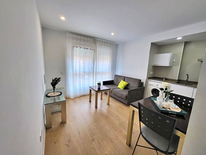 Casas en venta y pisos alquiler - 1