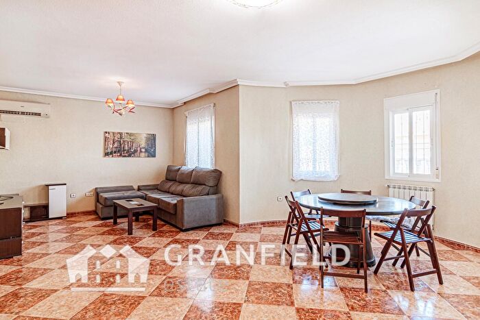 Casas en venta y pisos alquiler - 2