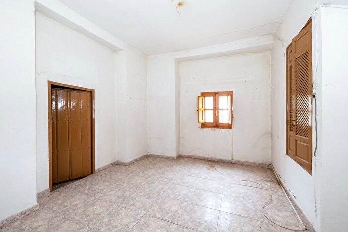 Casas en venta y pisos alquiler - 3