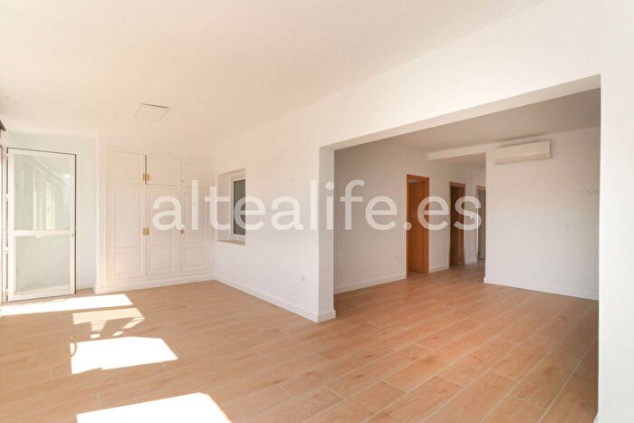 Casas en venta y pisos alquiler - 2