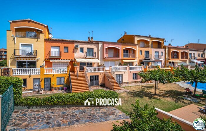Casas en venta y pisos alquiler - 1