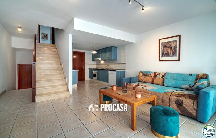 Casas en venta y pisos alquiler - 3