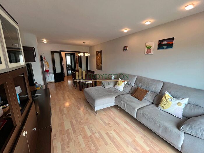 Casas en venta y pisos alquiler - 1