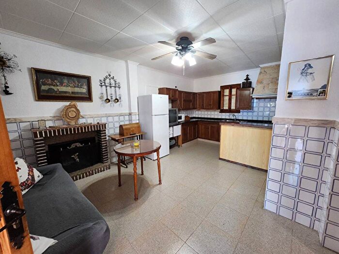 Casas en venta y pisos alquiler - 2
