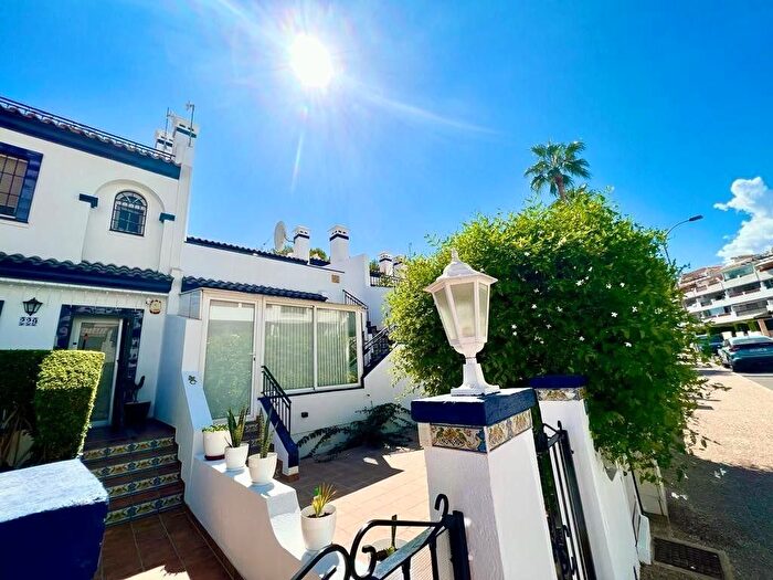 Casas en venta y pisos alquiler - 1