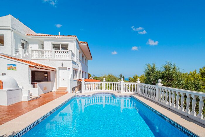 Casa en venta en La Nucia Pueblo, La Nucia de 5 habitaciones