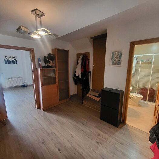 Casas en venta y pisos alquiler - 3