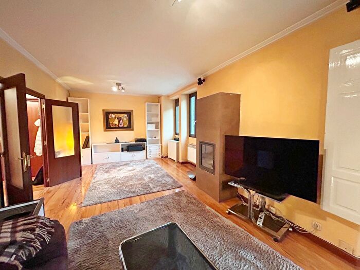 Casas en venta y pisos alquiler - 2