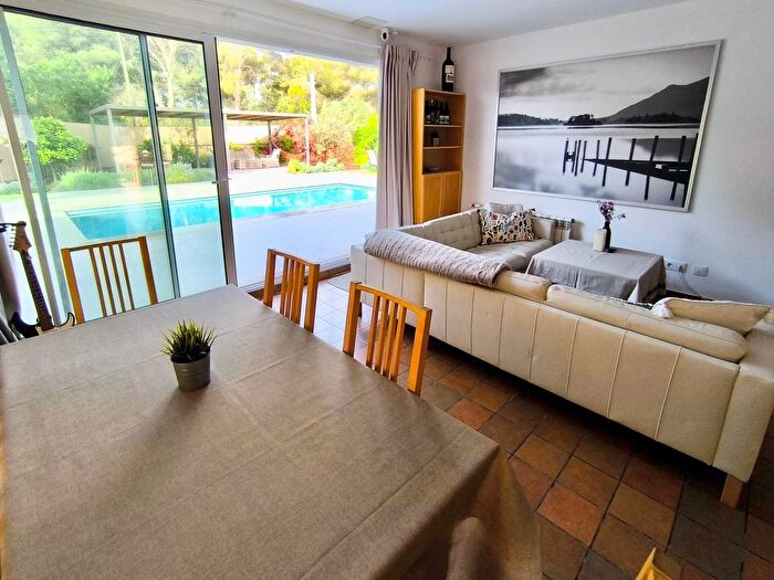 Casas en venta y pisos alquiler - 3