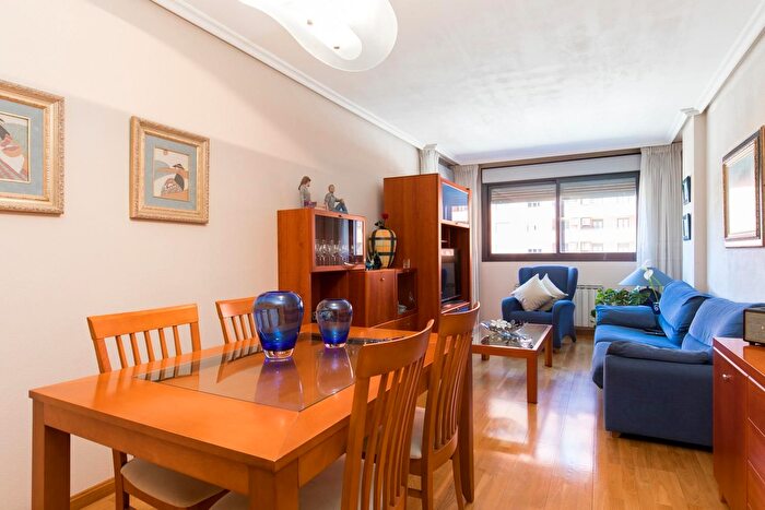 Casas en venta y pisos alquiler - 2