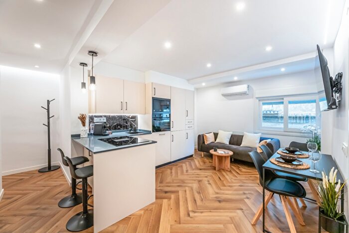 Casas en venta y pisos alquiler - 1