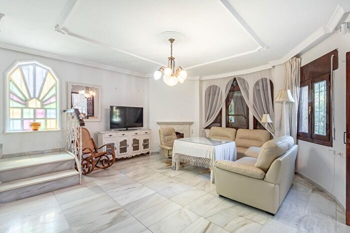 Casas en venta y pisos alquiler - 3