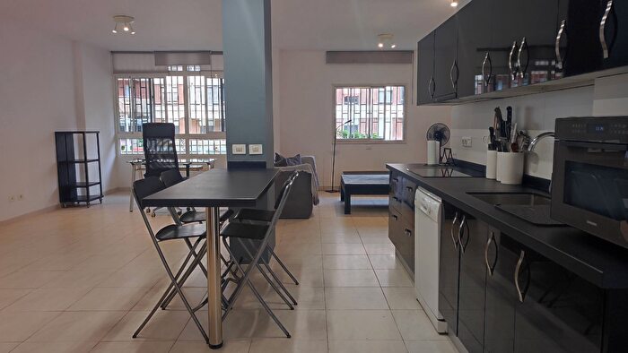Casas en venta y pisos alquiler - 1