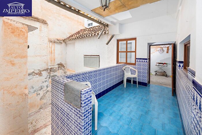 Casas en venta y pisos alquiler - 3