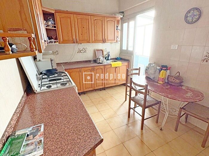 Casas en venta y pisos alquiler - 3