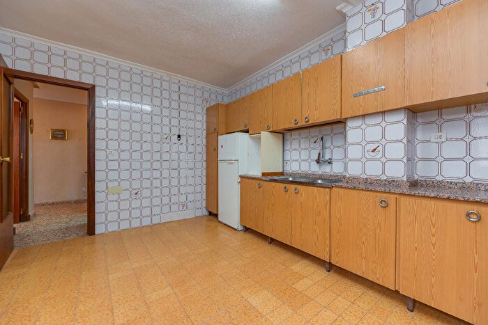Casas en venta y pisos alquiler - 2