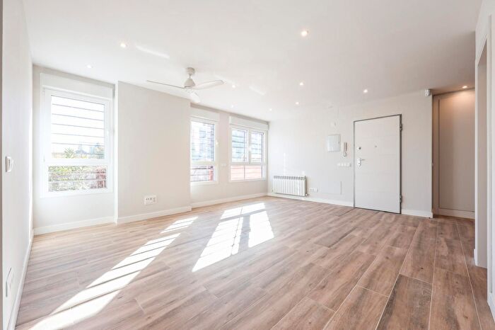 Casas en venta y pisos alquiler - 1