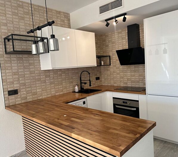 Casas en venta y pisos alquiler - 1