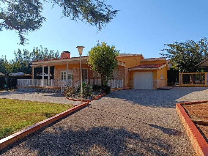 Casas en venta y pisos alquiler - 1