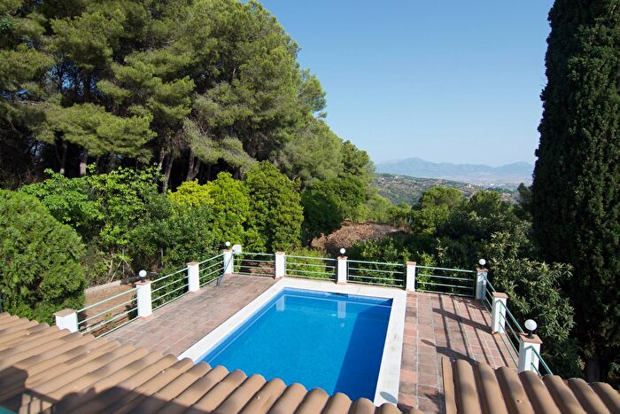 Casa en venta en Centro, Alhaurín El Grande de 5 habitaciones