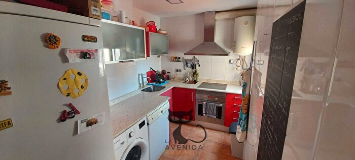 Casas en venta y pisos alquiler - 3