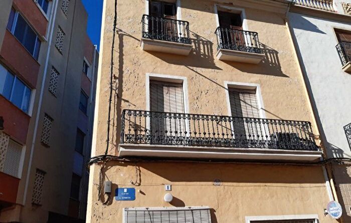 Casas en venta y pisos alquiler - 2