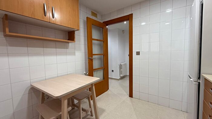 Casas en venta y pisos alquiler - 2