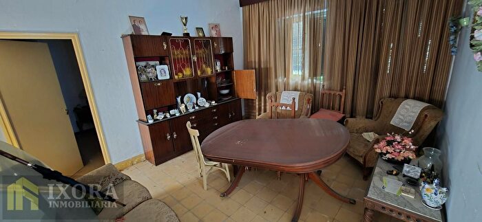 Casas en venta y pisos alquiler - 3