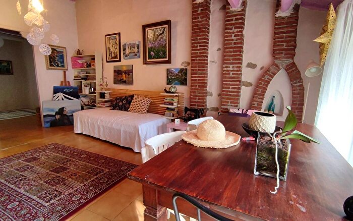 Casas en venta y pisos alquiler - 3