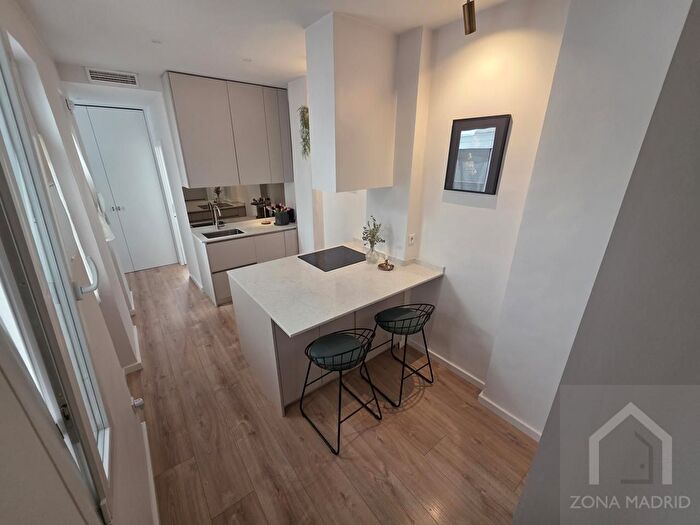 Casas en venta y pisos alquiler - 3